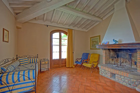 Castello di Montegufoni