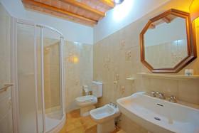 Castello di Montegufoni