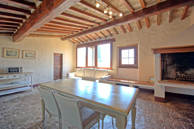 Castello di Montegufoni