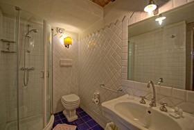 Castello di Montegufoni