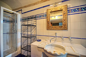 Castello di Montegufoni