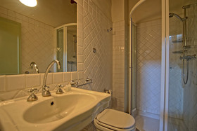 Castello di Montegufoni