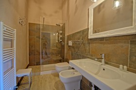 Castello di Montegufoni