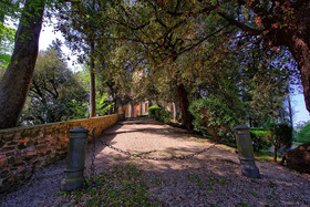 Castello di Montegufoni