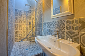 Castello di Montegufoni