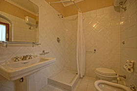 Castello di Montegufoni