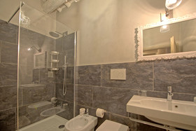 Castello di Montegufoni