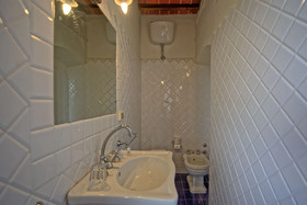 Castello di Montegufoni