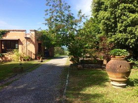 Agriturismo La Palazzina e Orchidea Bed&Breakfast