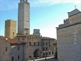 A La Casa Dei Potenti