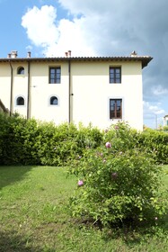 Giuly Rosselmini Residence