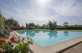 Aia Mattonata Relais