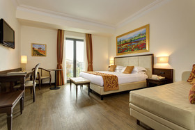Hotel Athena