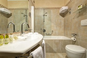 Hotel Athena