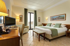 Hotel Athena