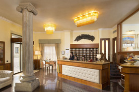 Hotel Athena