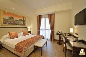 Hotel Athena
