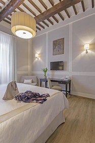 II Chiostro del Carmine