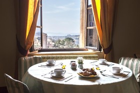 II Chiostro del Carmine