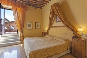 II Chiostro del Carmine