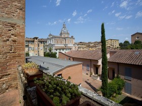 Palazzo Piccolomini Naldi Bandini