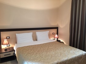 De La Ville Relais