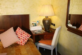 Euro House Inn Airport