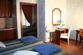 Euro House Inn Airport