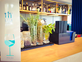 Fly Deco Hotel
