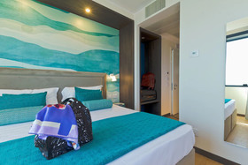 Fly Deco Hotel