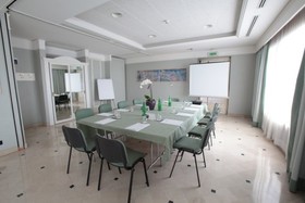 Green Park Hotel