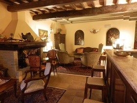 Le Vignole Country House