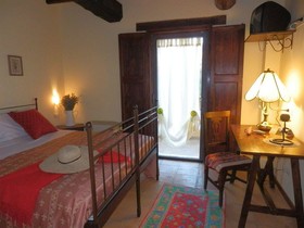 Le Vignole Country House