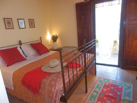 Le Vignole Country House