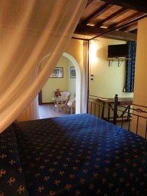 Le Vignole Country House