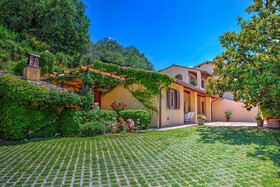 Casa Degli Oleandri 8 by Emma Villas