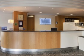 City Hotel & Suites