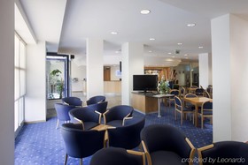 City Hotel & Suites