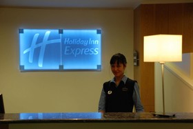 City Hotel & Suites