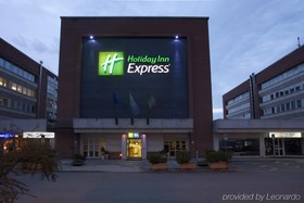 City Hotel & Suites