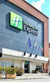 City Hotel & Suites