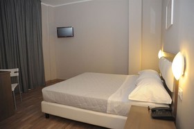 GG8 Restaurant & Hotel