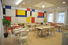 GG8 Restaurant & Hotel
