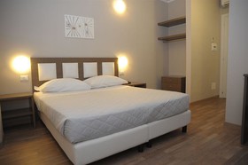 GG8 Restaurant & Hotel