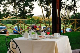 Borgo Mandoleto Hotel