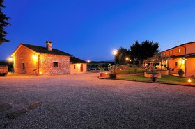 Borgo Mandoleto Hotel