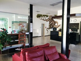 LH Hotel Arca Street Art