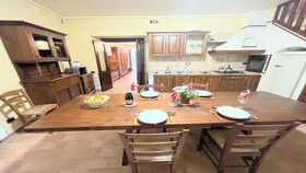 Spoleto Storico Spacious City House - Car Unnecessary - Wifi - Sleeps 10