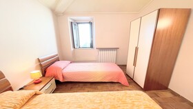 Spoleto Storico Spacious City House - Car Unnecessary - Wifi - Sleeps 10