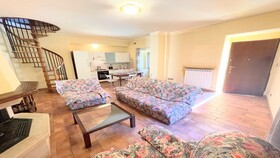 Spoleto Storico Spacious City House - Car Unnecessary - Wifi - Sleeps 10